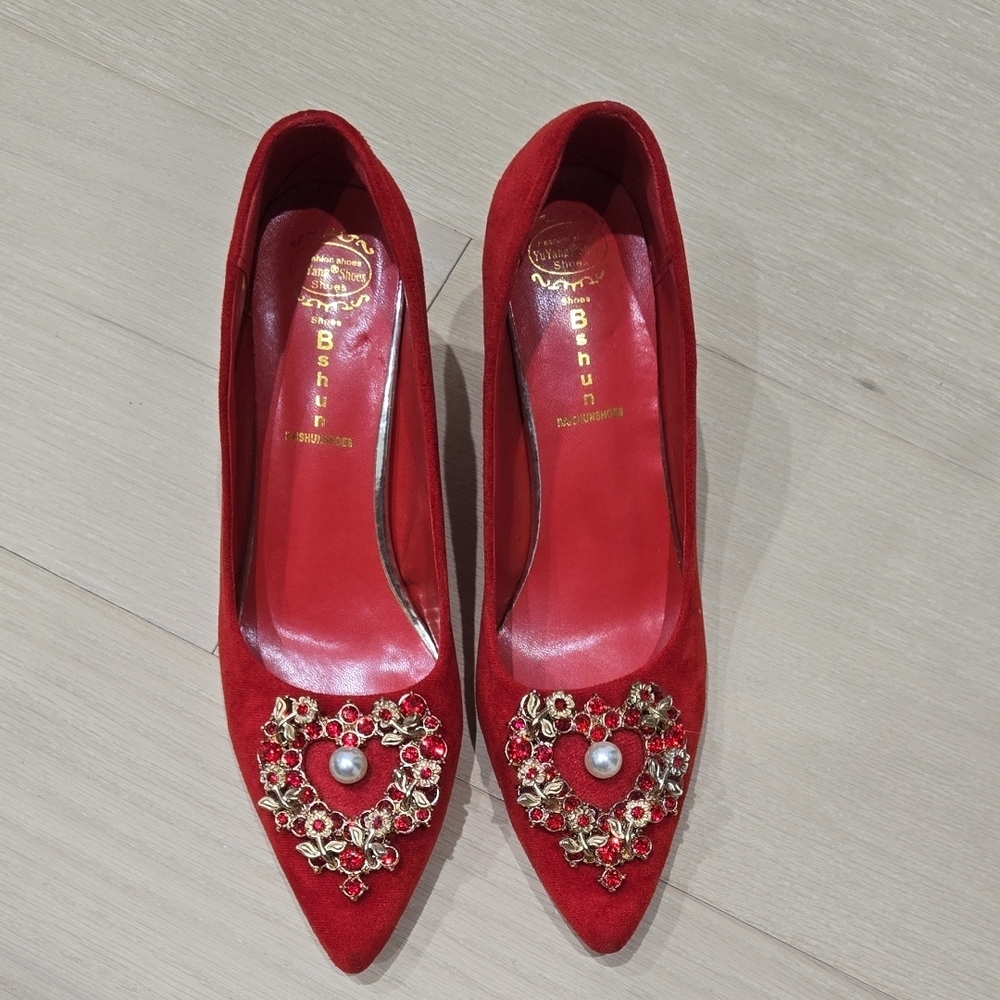 Elegant Red Women's Shoes with Embellishments